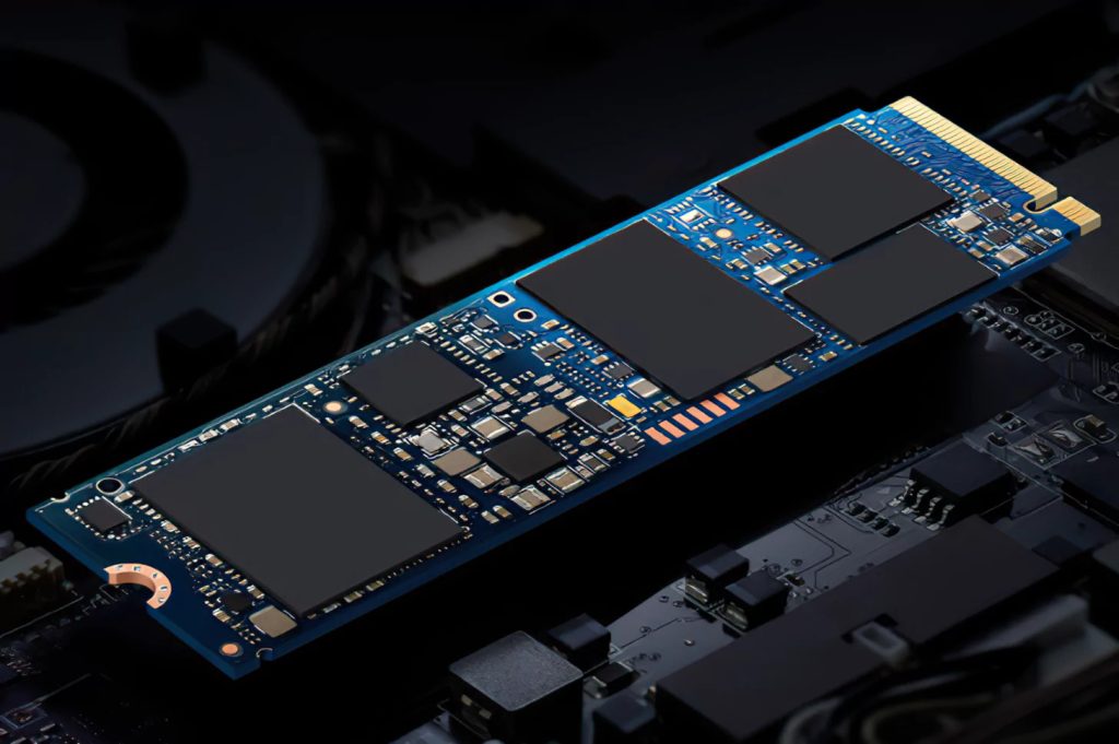 Parece una gráfica, pero es una tarjeta para crear un RAID con unidades M.2 1 PCIe-Gen-NVMe