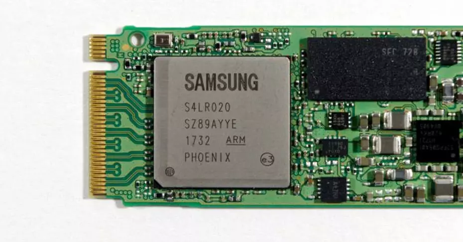 Cómo funciona y para qué sirve el controlador del SSD